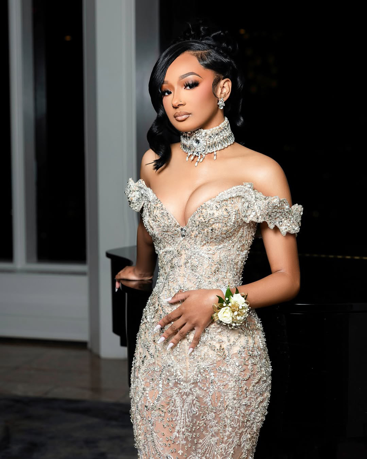 Exquisite Appliques Crystal Wedding Dresses Off Shoulder Bridal Gowns Beading Illusion See Through Customized Bride Sweep Train Vestidos De Novia