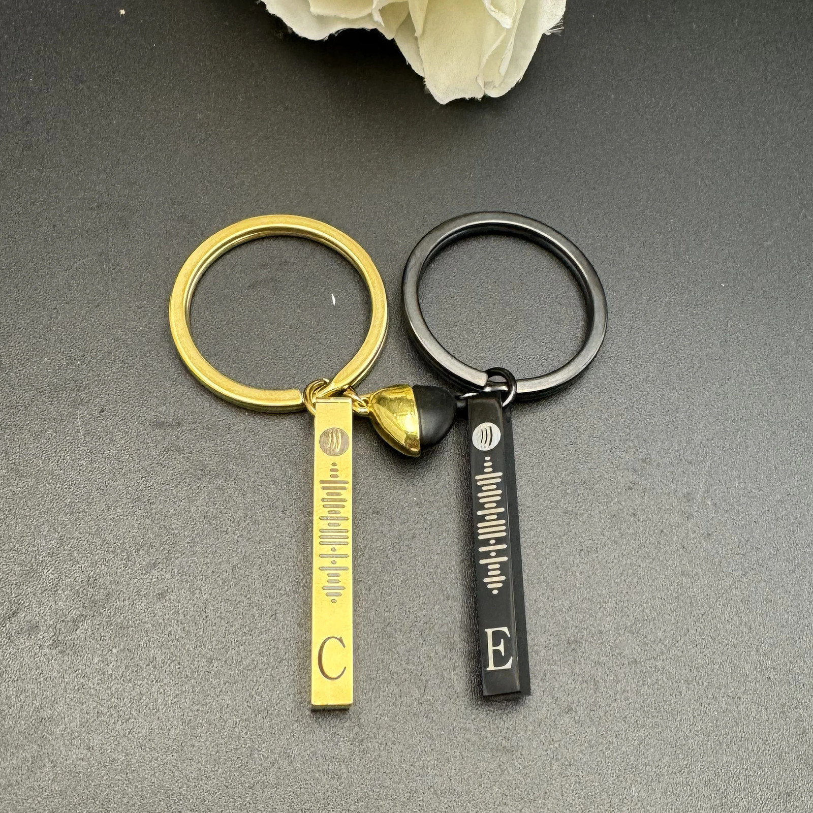 2pcs/set Personalized Music Code Keychain for Couple Friends Stainless Steel Custom Laser Engrave Letter Couple Keychain Gifts 250530