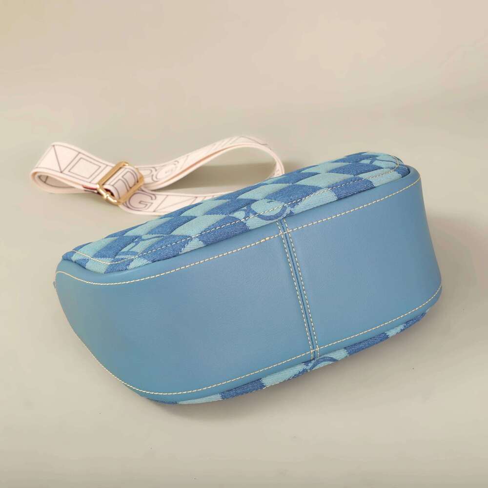 PG Handbag 2025 New Shoulder Crossbody Light High-End Fashionable Versatile Women's Bag