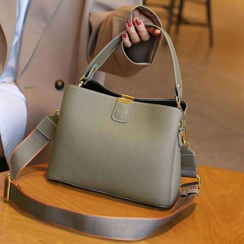 Designer Women's New Genuine Leather Shoulder Bags High Quality Cowhide Handbags Fashion Crossbody Bag for Women