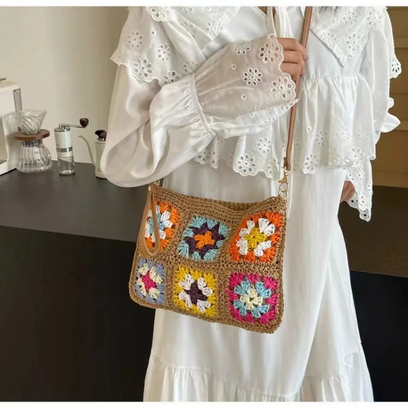 Summer Handmade Hook Retro Flower Crossbody Womens Bag Single Shoulder Paper Rope Crochet Flip Ethnic Style Handbag 250605