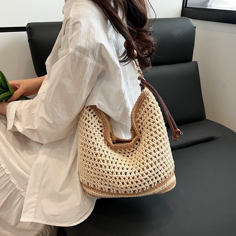 designer Beach Vacation Straw Woven Bag Women's 2025 Spring Summer New Commuter Shoulder Crossbody Bag Hollow Woven Tote Bag