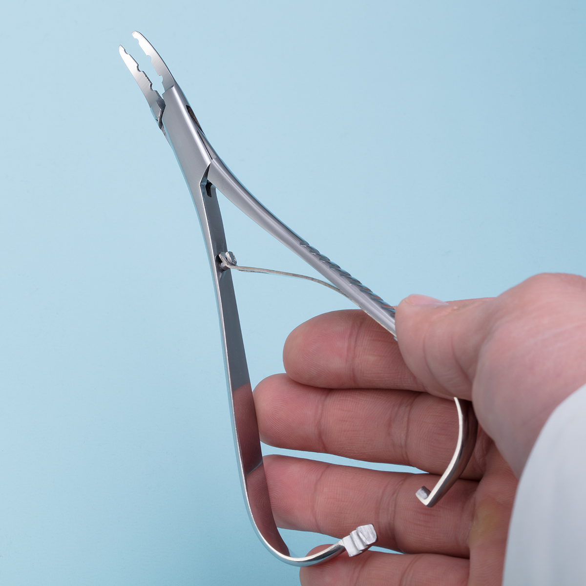 Perforation auxiliary pliers convenient for manual perforation operation can better fix the position that needs perforation factory direct sales