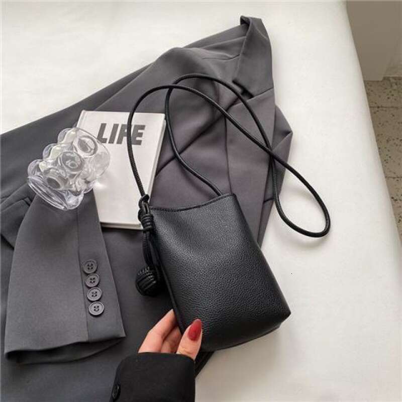 Summer Super Popular Crossbody Small for Women 2024 New Green Mini Walking Textured Niche Phone Bag