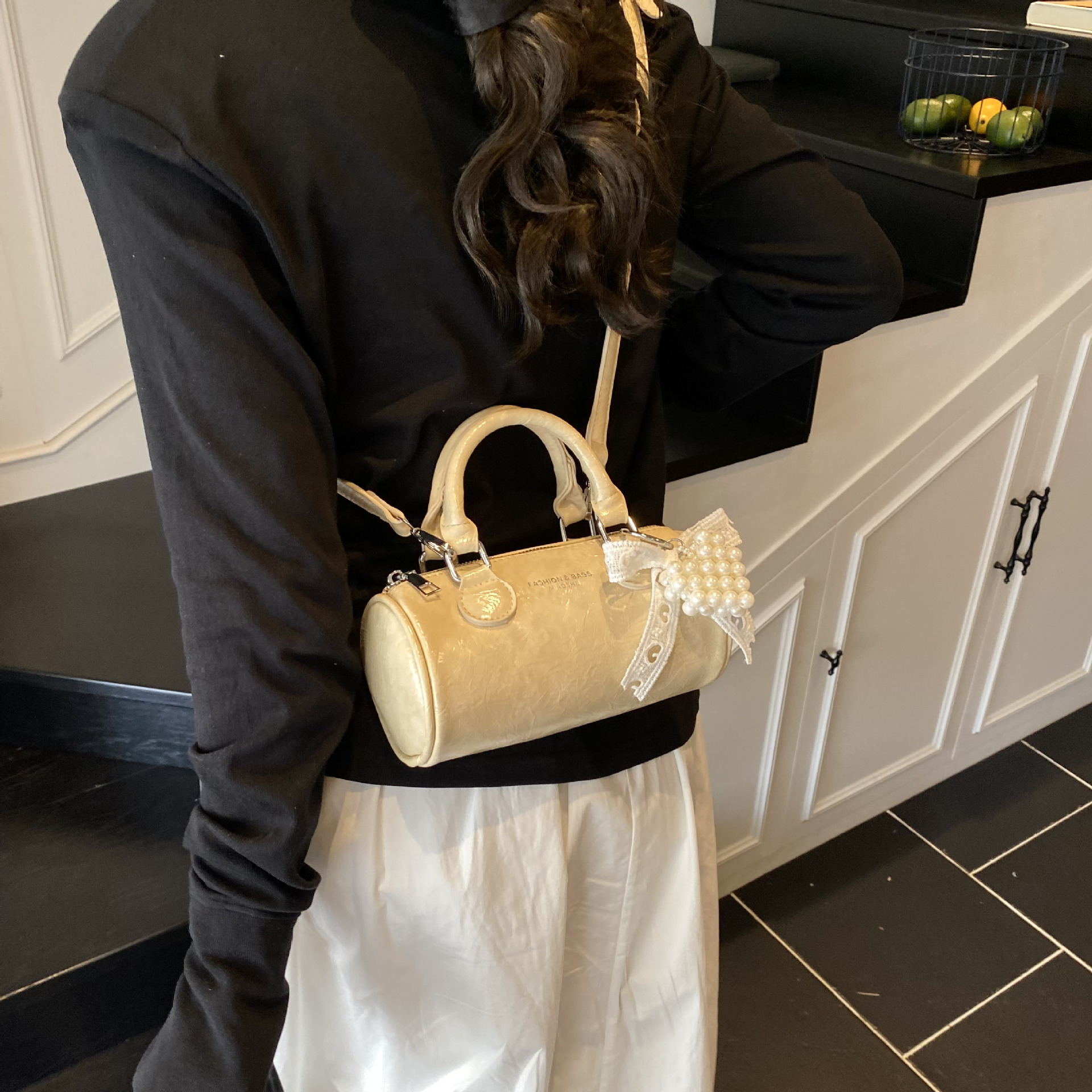 designer Niche Design High-End Handheld Small Bag for Women 2025 New Versatile Cylinder Bag Simple Shoulder Crossbody Women's Bag