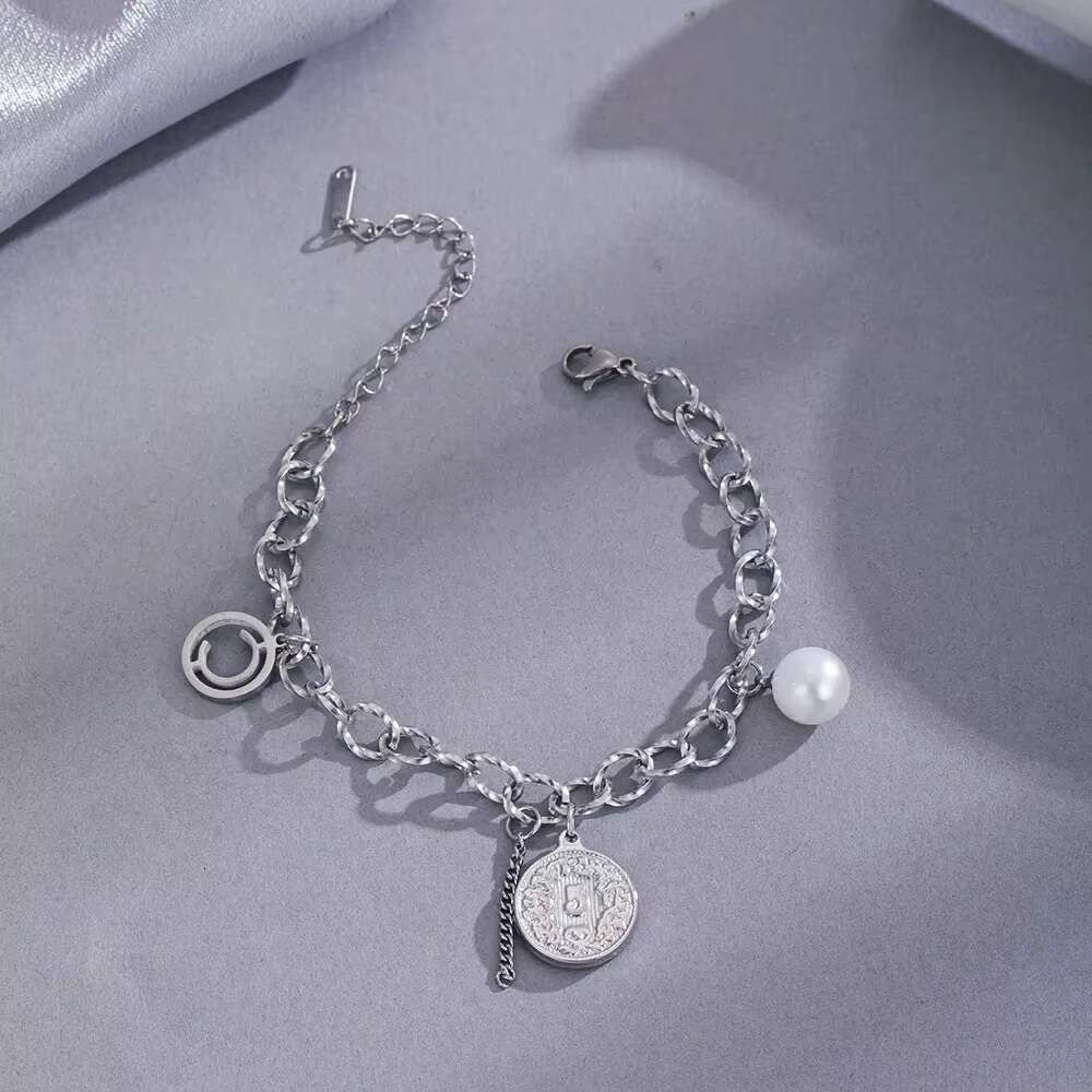 Hot Sale Cuban Fashion Chain Link Bracelet for Men Women Silver Color Gold Featuring Pearl Simple Icon for Parties Trendy Design