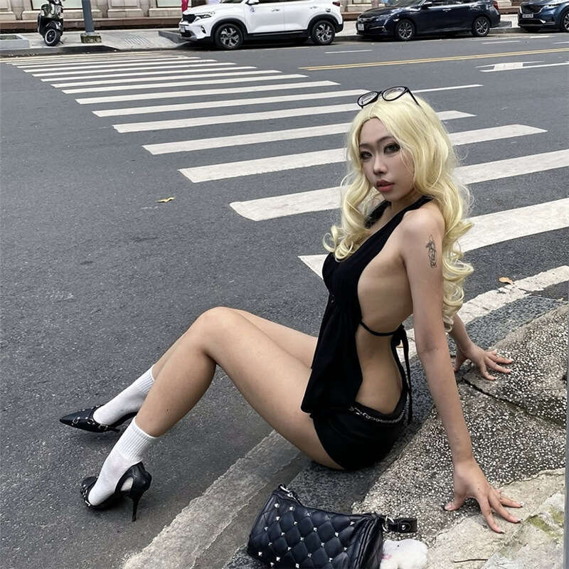 European and American Style Spring Women's Solid Color Slim Street Halter Sexy Backless Vest Women 2025 New Casual Fashion Trendy Clothing