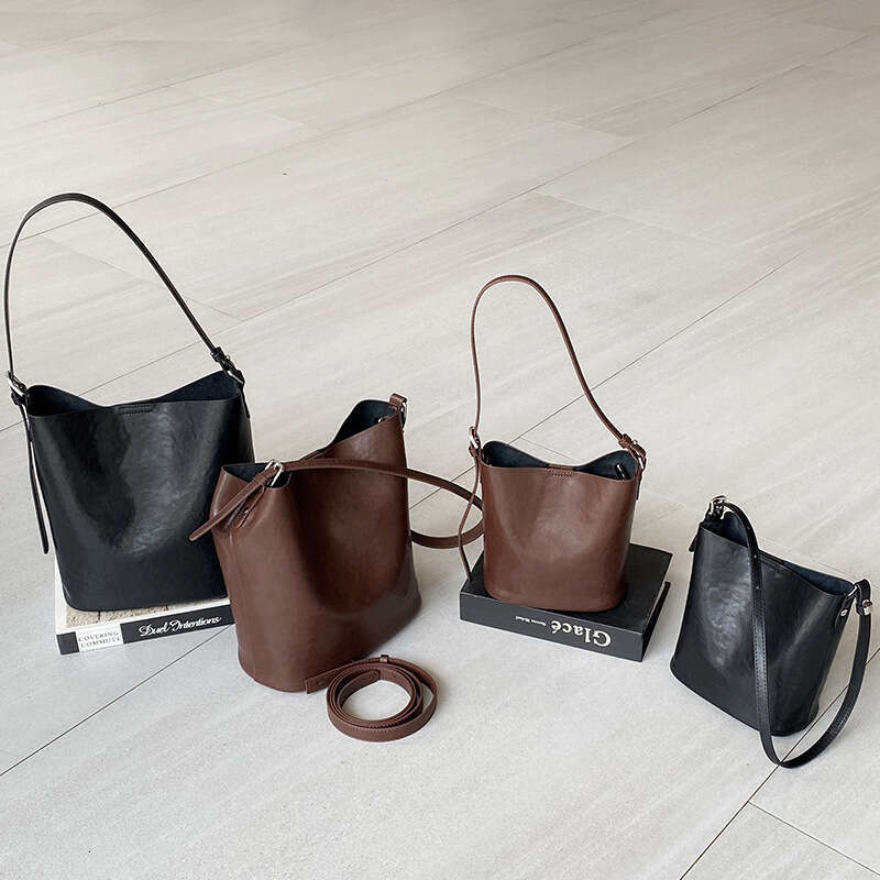 Leather bucket bag women's designer bags fashion retro crossbody bag commuting shoulder bag 2025 new genuine leather