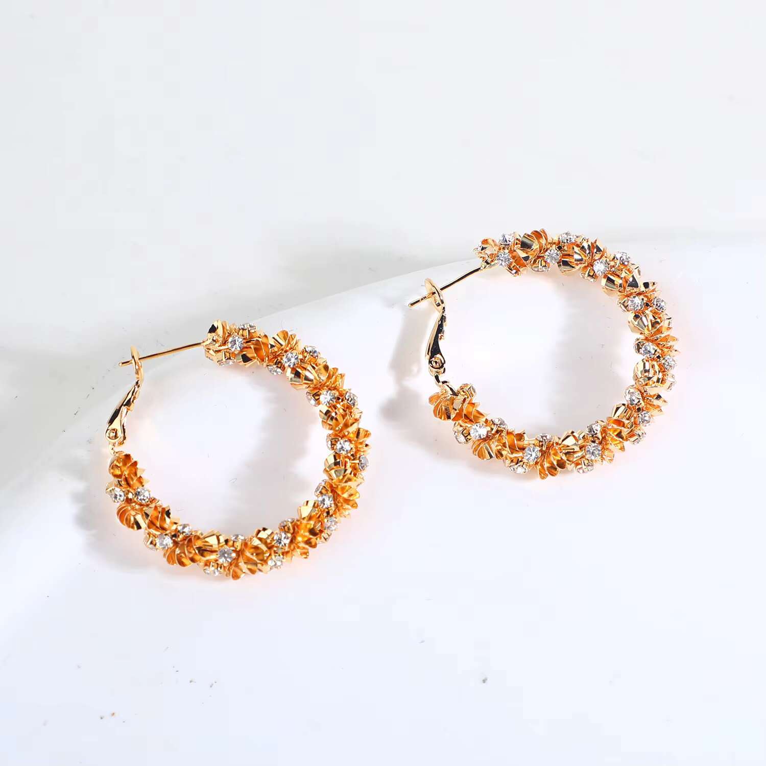 Fashion Non Tarnish Hypoallergenic Earrings Wholesale Gold Plated Flower Charm Hoop Earrings Women