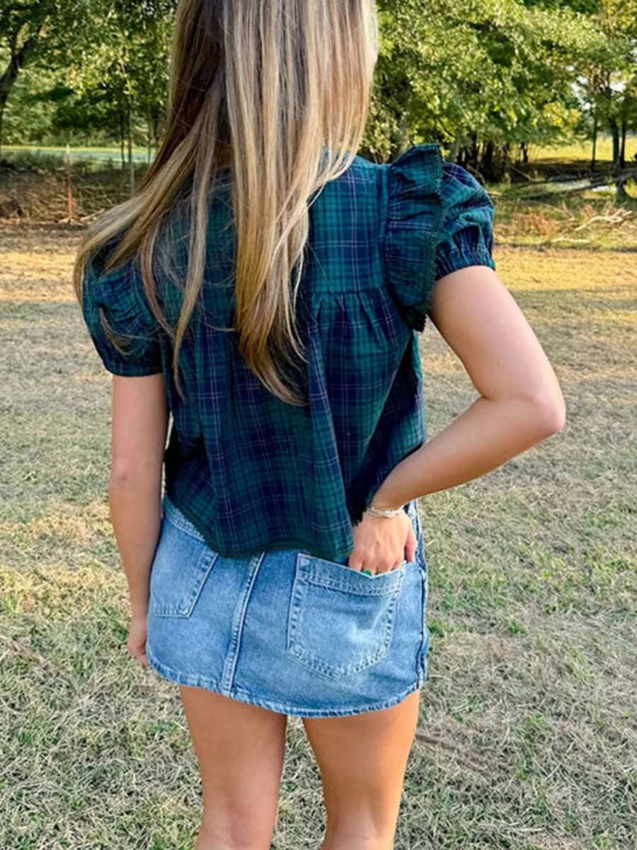 Womens Plaid Print Crew Neck T-shirt with Short Sleeves Loose Fit Summer Top for Casual Streetwear and Daily Wear