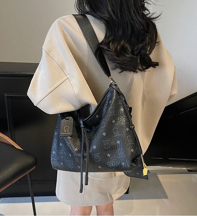 Hot Free Shipping Luxury Fashion Casual Shoulder Bag Saddle Bag Shoulder Handbag Fashionable Letter Daily Flap for Women Designer Shoulder Bags woman 