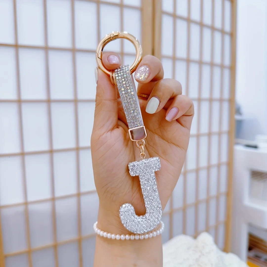 1pc Sparkling Rhinestone Alphabet Keychain Alloy Round Letter Charm with Ring Buckle Decorative Crystal Pendant Accessory 250605