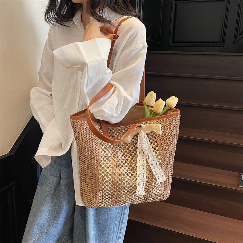 designer Summer Large Capacity Straw Woven Bag for Women 2025 New Fashionable Commuter Shoulder Bag Beach Woven Tot