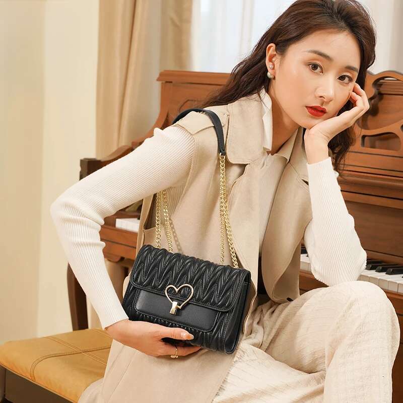 Cowhide Shoulder High Quality Women Small Off White Underarm Design Chain Flap Stylish Lady Love Crossbody Bag