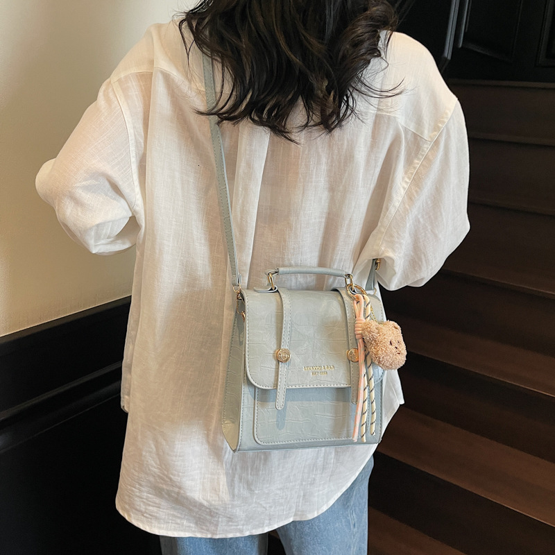 designer High-End Double Shoulder Bag for Women 2025 New Fashion Versatile Commuter Backpack for College Students Travel Handbag