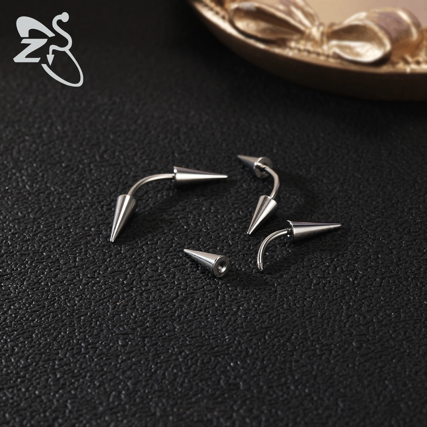 ZS 1 Piece Black Color Long Spike Stainless Steel Eyebrow Rings Punk Rock Curved Rook Bridge Piercinsg Hair Decoration 250606