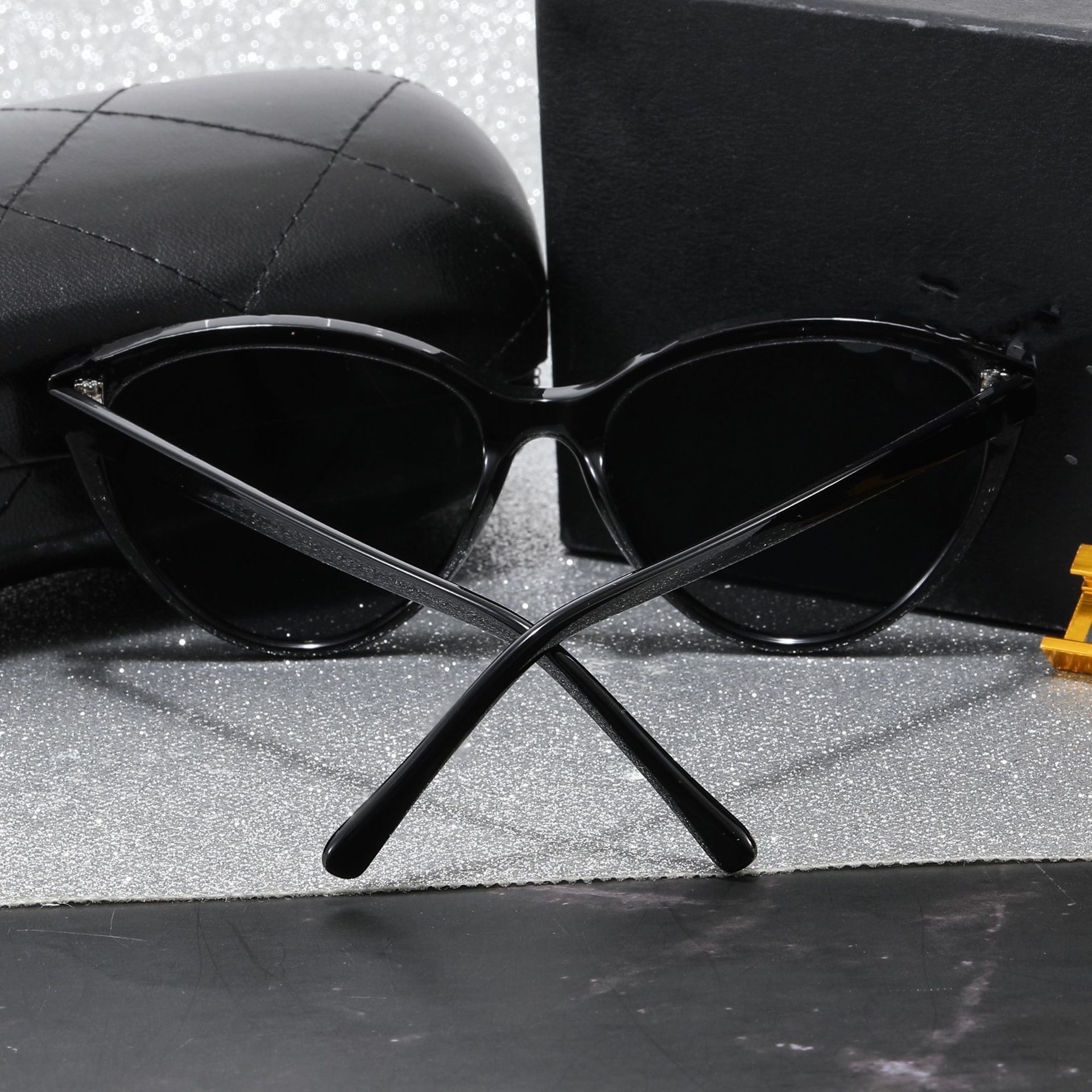 New Photochromic Anti-Blue Light Elderly Fashion Butterfly Reading for Women High Definition Non-Prescription Glasses