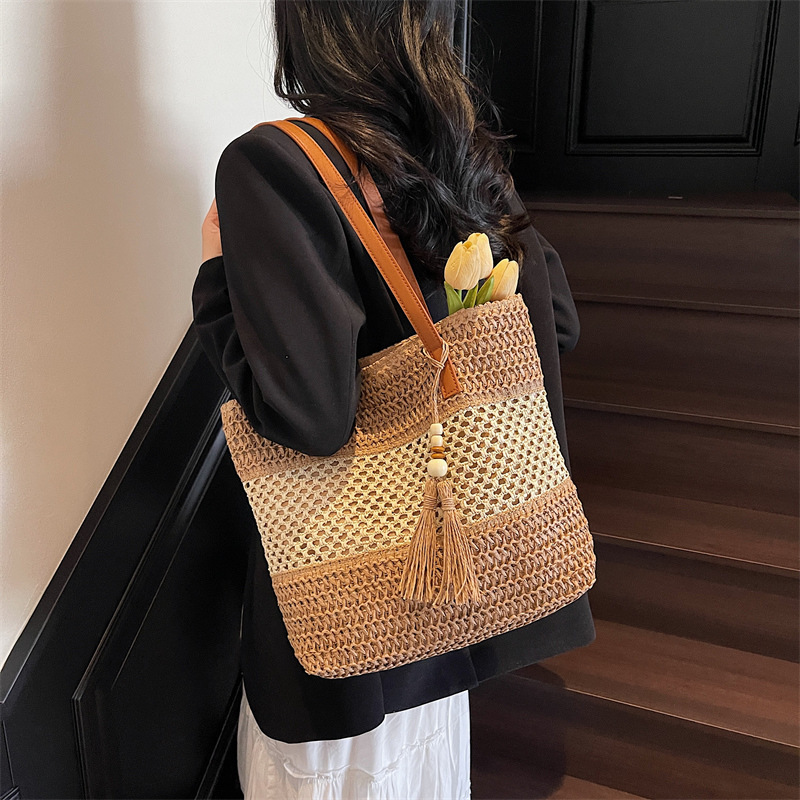 designer Large Capacity Straw Woven Bag for Women 2025 New Fashion Beach Vacation Style Woven Bag High-end Beach Tote Bag