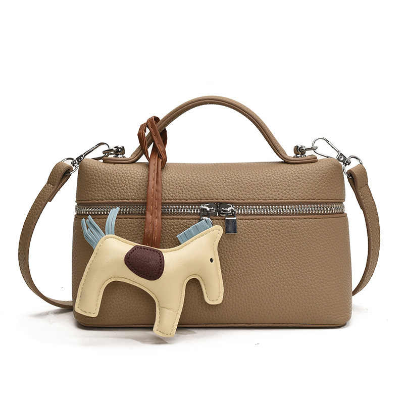 designer High-end Handheld Lunch Box Bag 2025 New Women's Bag Summer Trendy Textured Handbag Crossbody Bag Commuter Women's Bag