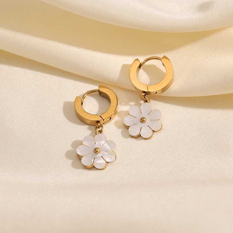 GANEMLY 316L Stainless Steel Cute White Flowers Necklace Earrings Set For Women Fashion Waterproof Jewelry Set Gift Z250607