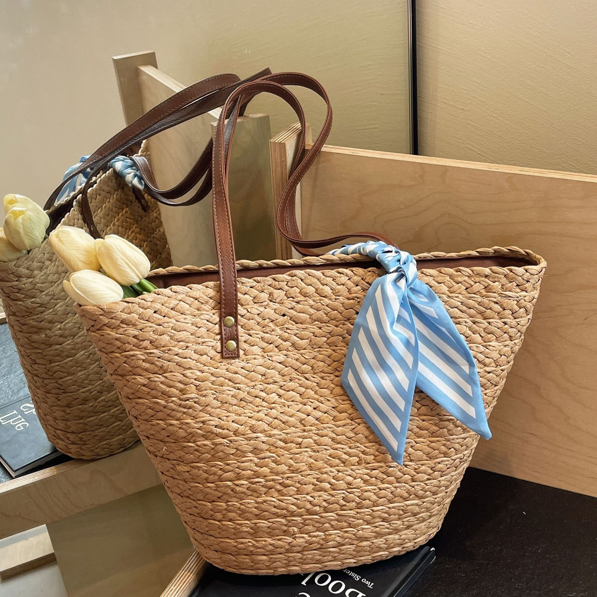 designer Straw Woven Tote Bag for Women Large Capacity 2025 New Vacation Beach Bag Woven Bucket Bag Basket Co