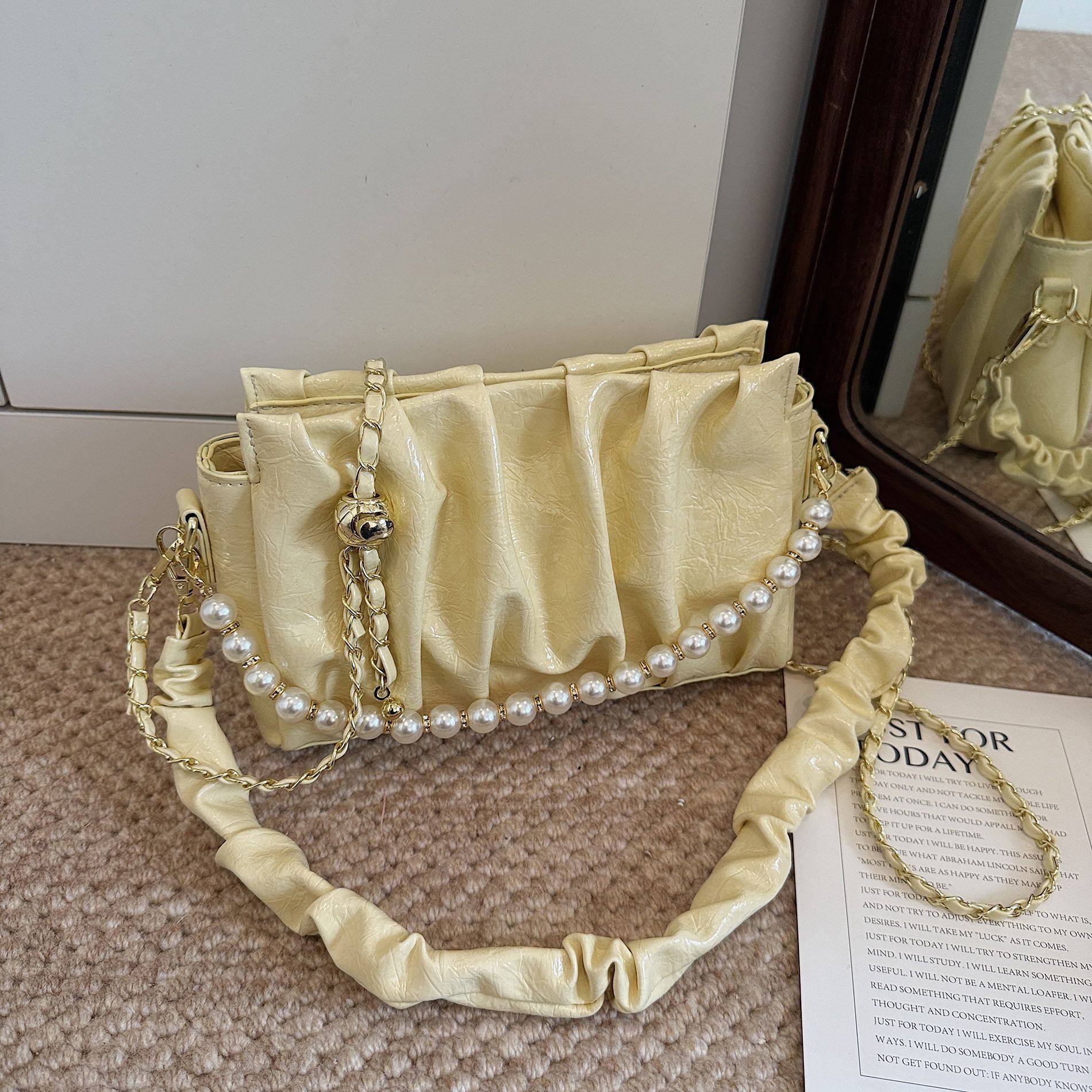 designer High-end Niche Bag for Women Summer 2025 New Fashion Chain Crossbody Bag Women's Pleated Cloud Underar