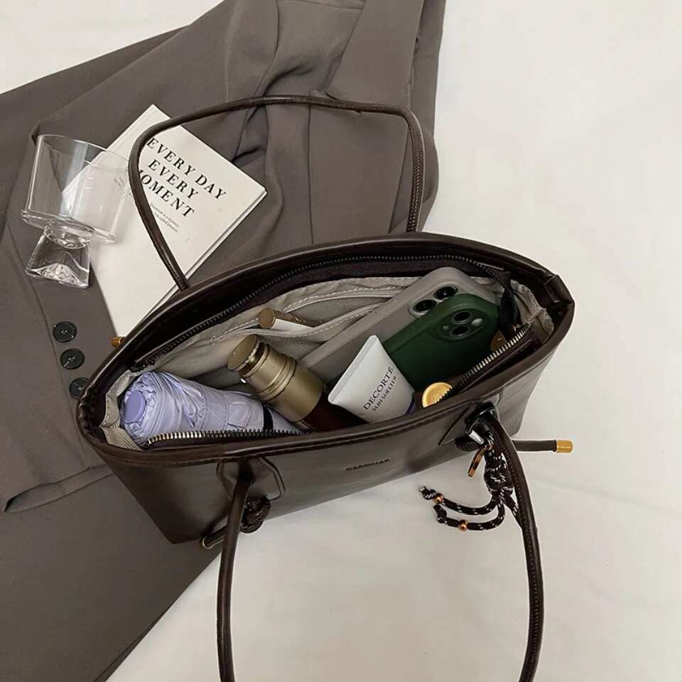 HIgh Quality PU Leather Shoulder Bags For Women 2025 Y2K Trend Female Underarm Handbags And Purses Retro Tote Commuting Bag