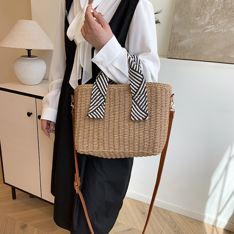 designer New Single Shoulder Handbag Straw Bag Tote Bag Beach Vacation Handbag Large Capacity Versatile Beach Woven Bag