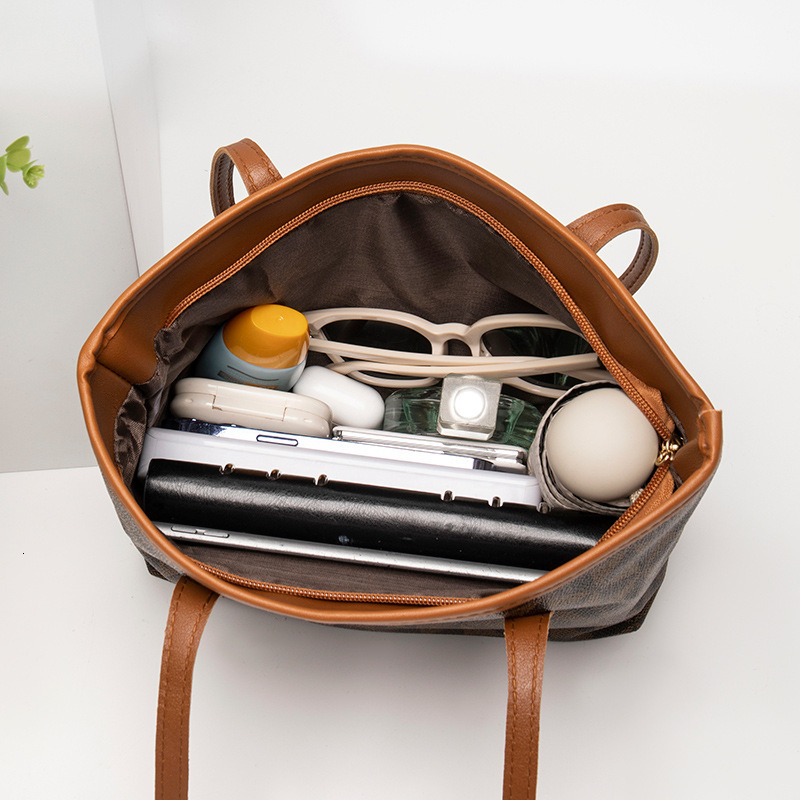 Luxury Wallet Free Shipping 2025 New Designer Bag Large Capacity Women's Handbag Retro Mommy Bag Fashion Printed Shoulder Bag