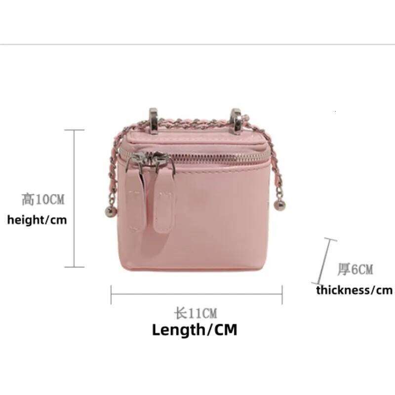 Hand-Held Small Square Women's Versatile Temperament Forest Fashion Light Personality Design Single Shoulder Messenger Bag