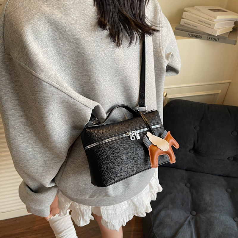 designer High-end Handbag Small Square Bag 2025 New Women's Bag Summer Trendy Textured Handbag Crossbody Bag Commuter Women's Bag