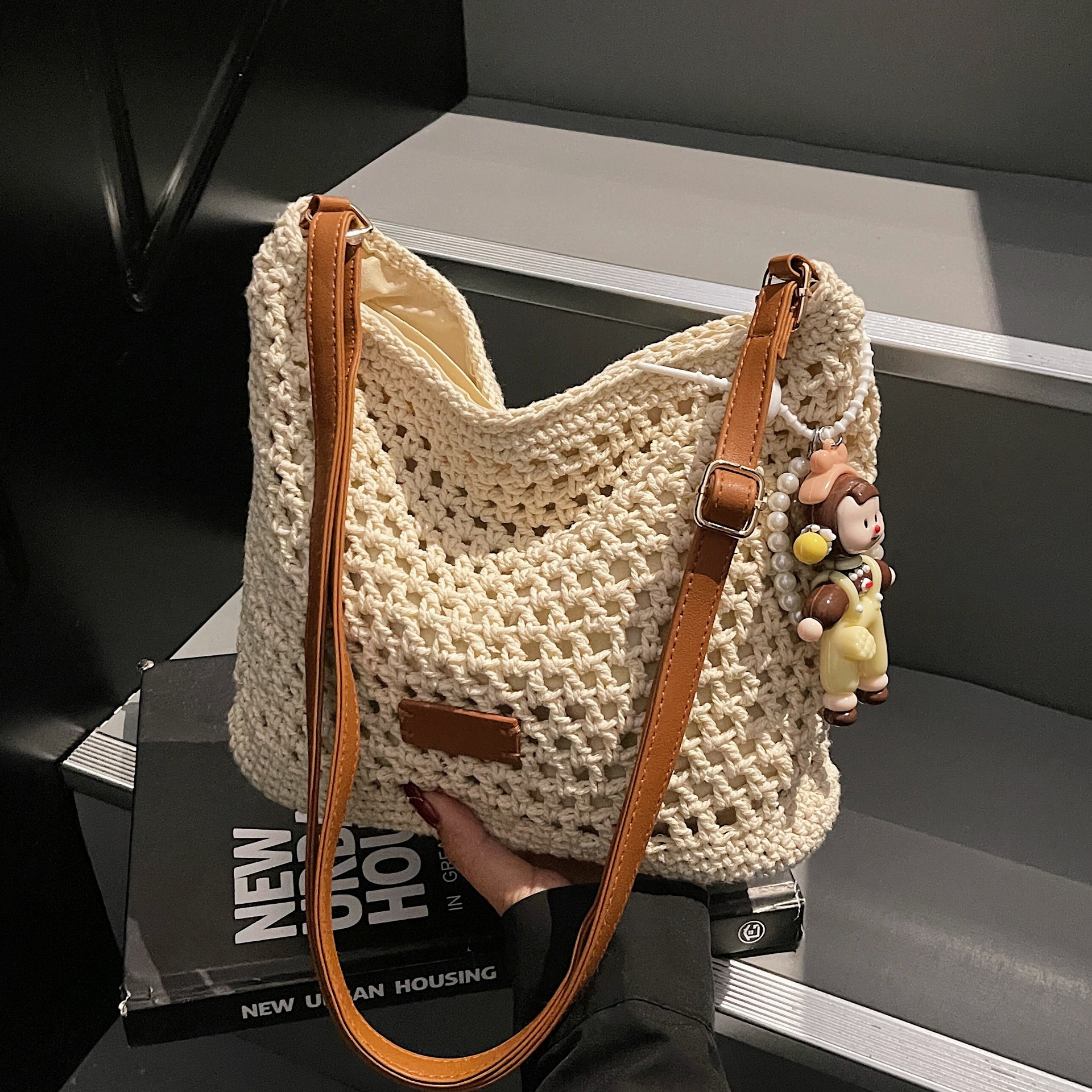 designer Woven Hollow Out Bag for Women 2025 New Summer Beach Vacation Travel Tote Bag Beach Bag Single Shoulder Underar