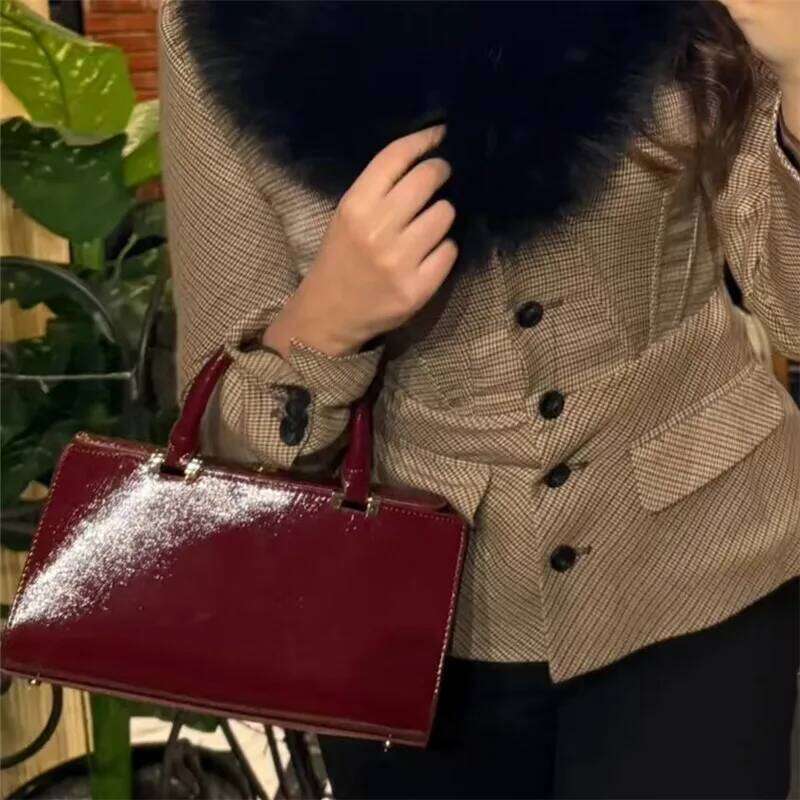 Crimson Small Square Bag With Premium Texture, Mini Single Shoulder Crossbody Handbag