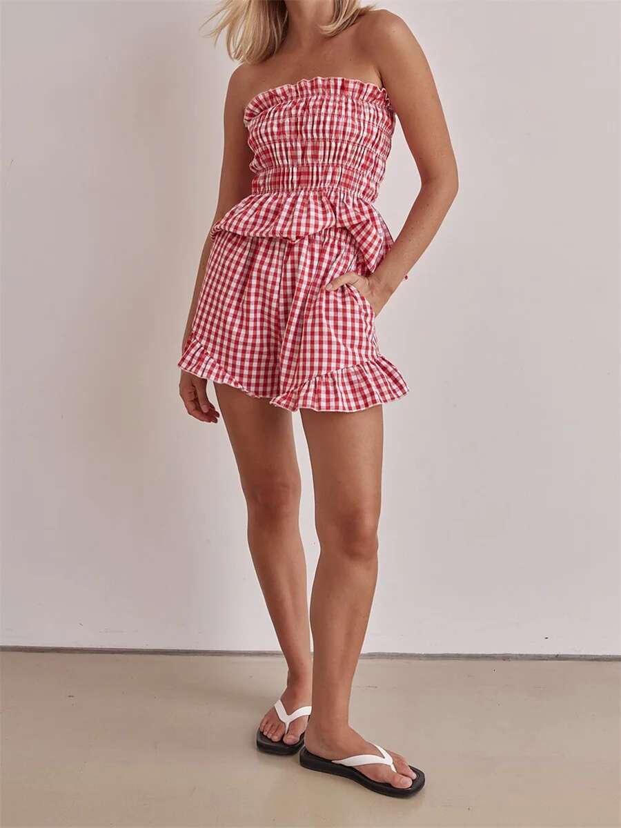 Womens 2-piece Floral Print Off-shoulder Crop Tops and High Waist Ruffled Shorts Set for Beach Vacation Outfits