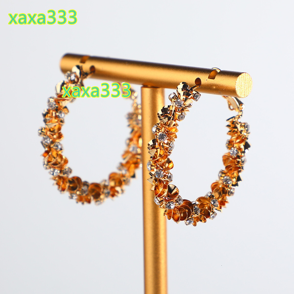 Fashion Non Tarnish Hypoallergenic Earrings Wholesale Gold Plated Flower Charm Hoop Earrings Women