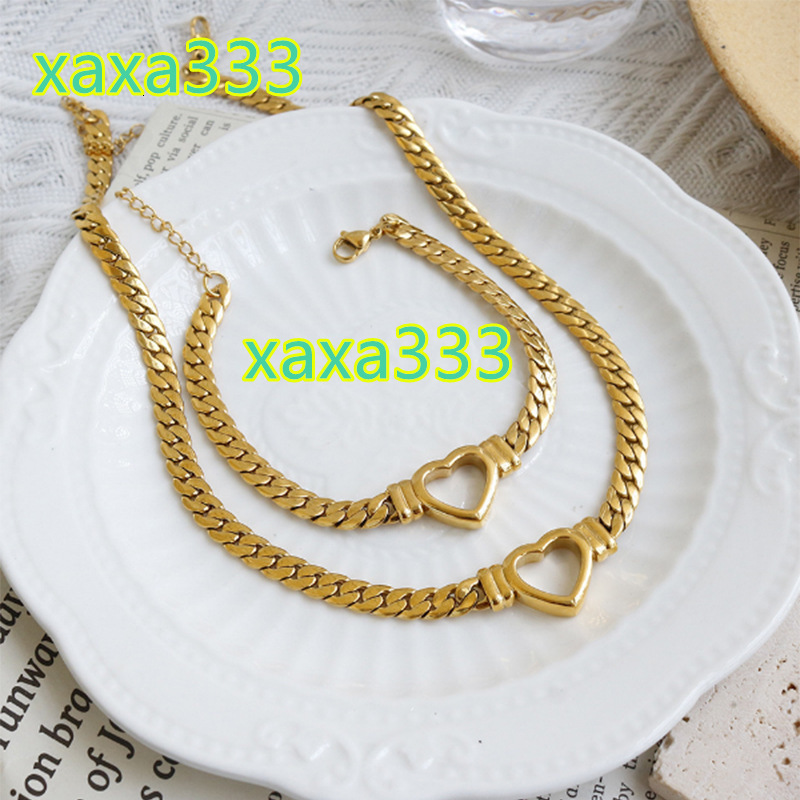 New Stainless Steel Cuban Chain Flat Snake Chain Necklace 18k Gold Plated Hollowed Heart Pendent Necklaces for Women