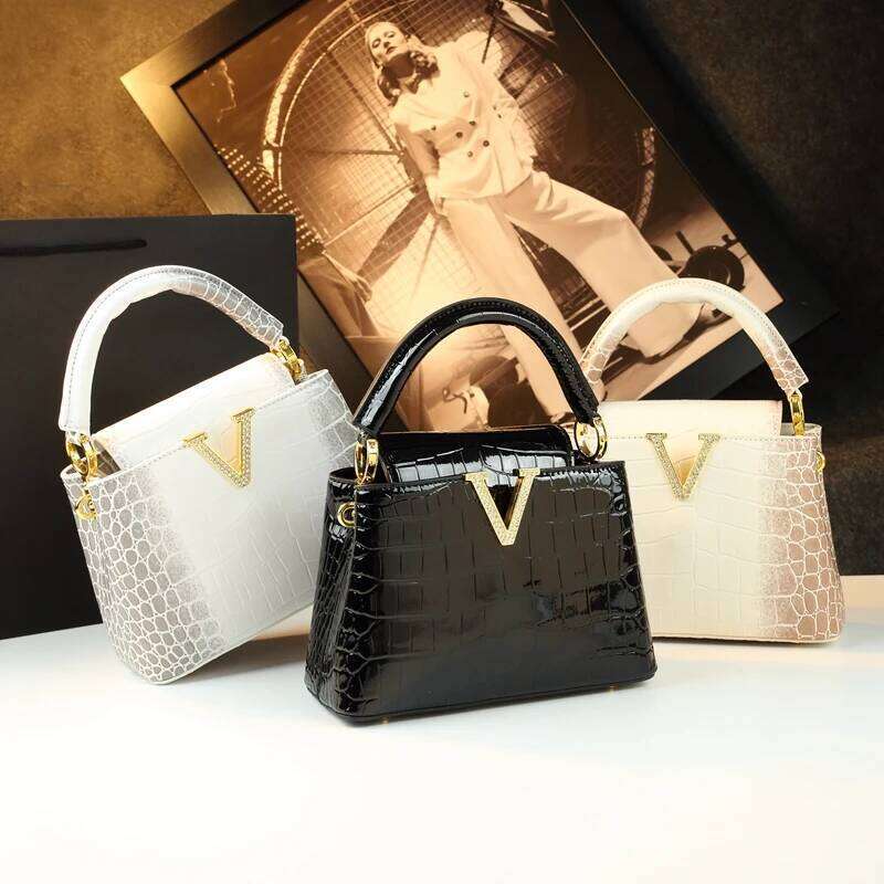 2025 New Crocodile Pattern Leather Women Handbags Fashion Small Shoulder Messenger Bag Portable Crossbody Shell Bags