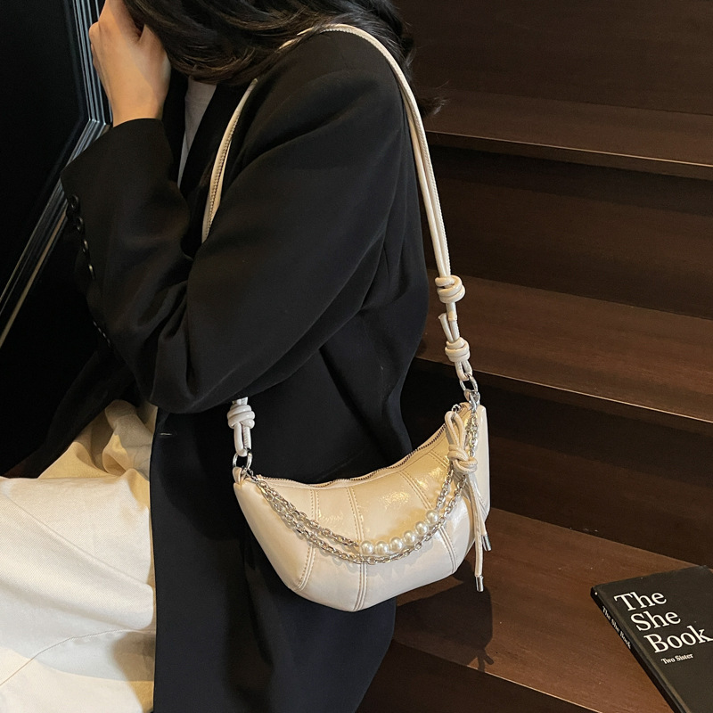designer 2025 New Niche Design Trendy Simple Solid Color Horn Bag Versatile Commuter Fashion Single Shoulder Crossbody Bag for
