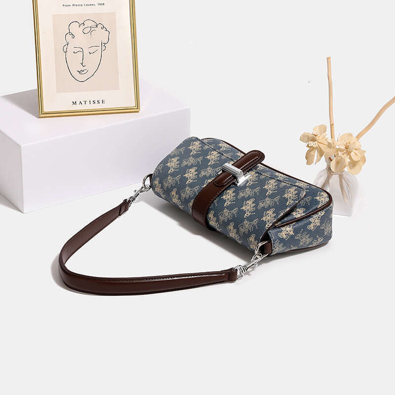 Trendy Niche Popular High-End for Women 2024 New Fashion Single Shoulder Crossbody Versatile Baguette Underarm Bag