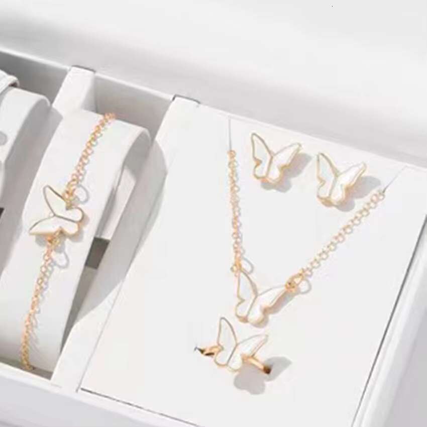 Fashion Love butterfly Necklace Set Alloy Drip Oil Multi Color Womens Necklace for Wholesale Jewelry Shop Wholesales N23039