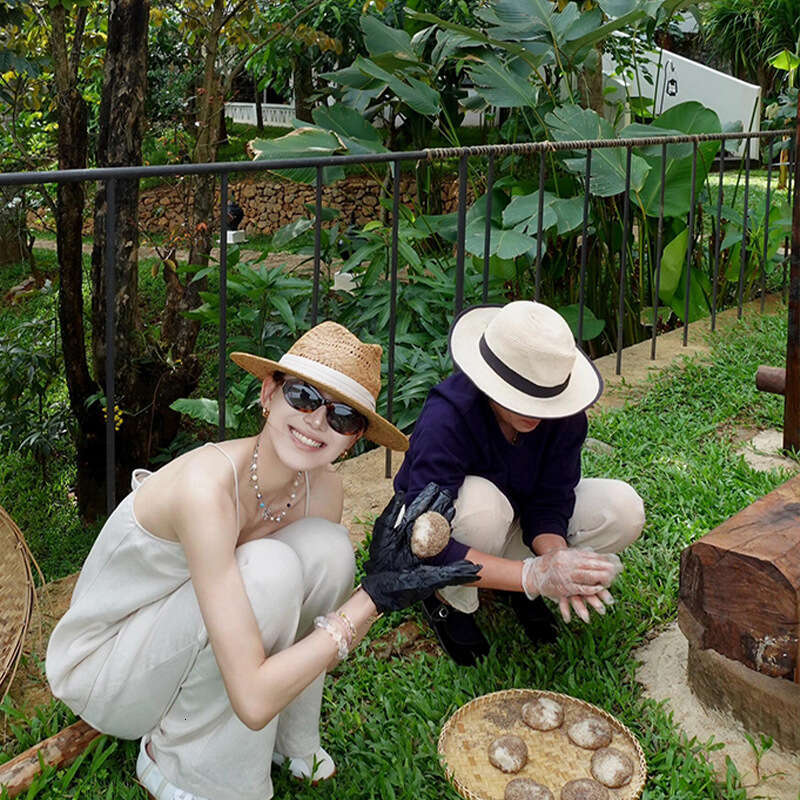 French Style Old Money Hollow Straw for Women Summer Beach Vacation Sun Protection Panama Hat designer bag