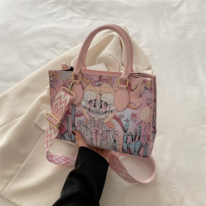 Luxury Brand Designer Bag New Graffiti Women's Textured Skull Print Casual Shoulder Crossbody Bag Fashion Large Capacity Handheld Bucket Bag