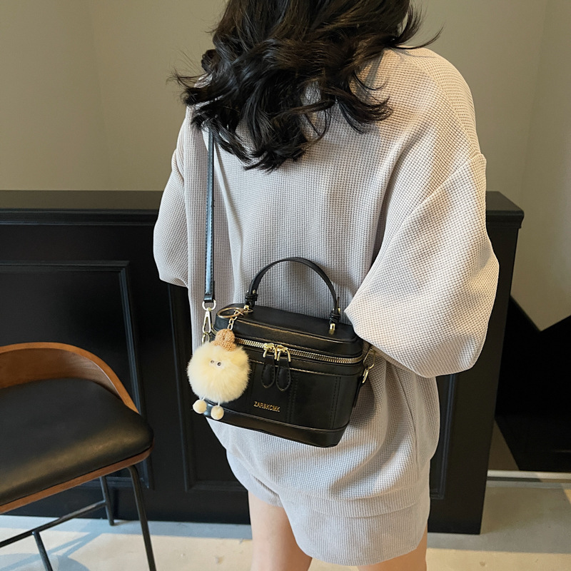 designer Korean Style Niche Box Bag for Women 2025 New Trend Summer Versatile Handbag Crossbody Bag Fashion Commuter Shoulde
