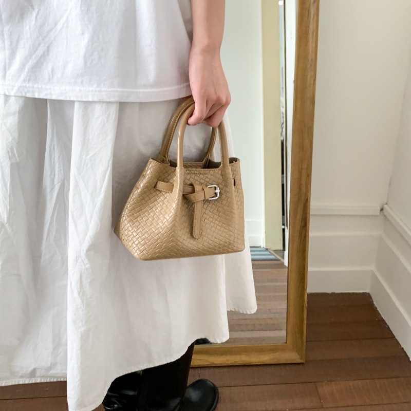 designer Niche Handheld Woven Pattern Bag for Women 2025 New Summer Fashion Versatile High-Quality Texture Basket Crossbody Bag