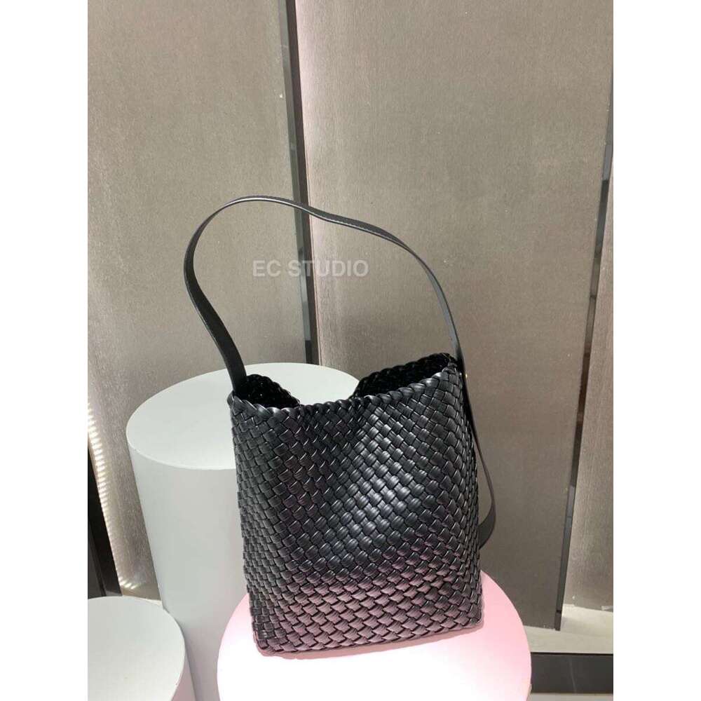 Summer New Women s Casual Woven Basket Shoulder Large Capacity Bucket Bag