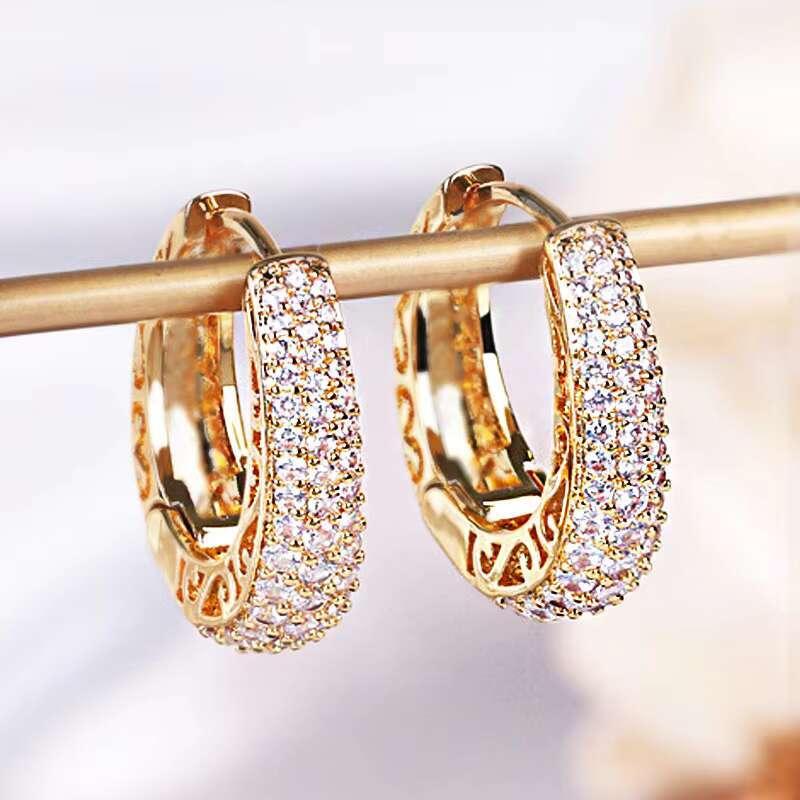 Popular product; Luxury 18K gold hoop earrings; 18K gold white gold moissanite; Elegant and fashionable earrings;'s jewelry.
