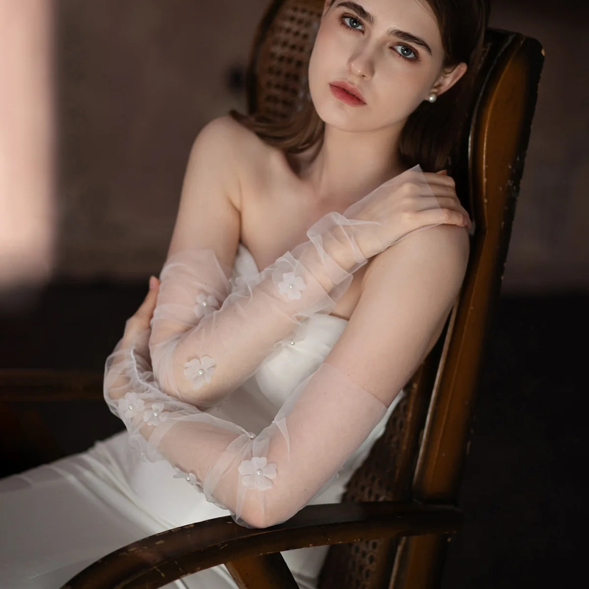 SLBRIDAL Handmade Lace Flower Pearls Fingless Bridal Dress Sleeves Wedding Bridesmaid Party Prom Gloves Dress Accessories 250603