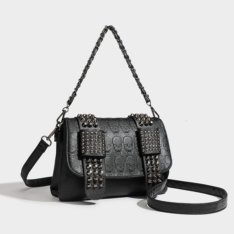 Luxury Brand Designer Bag Studded Skull Women's Bag 2025 New Casual Trendy Crossbody Bag Women's Fashion Shoulder Handbag