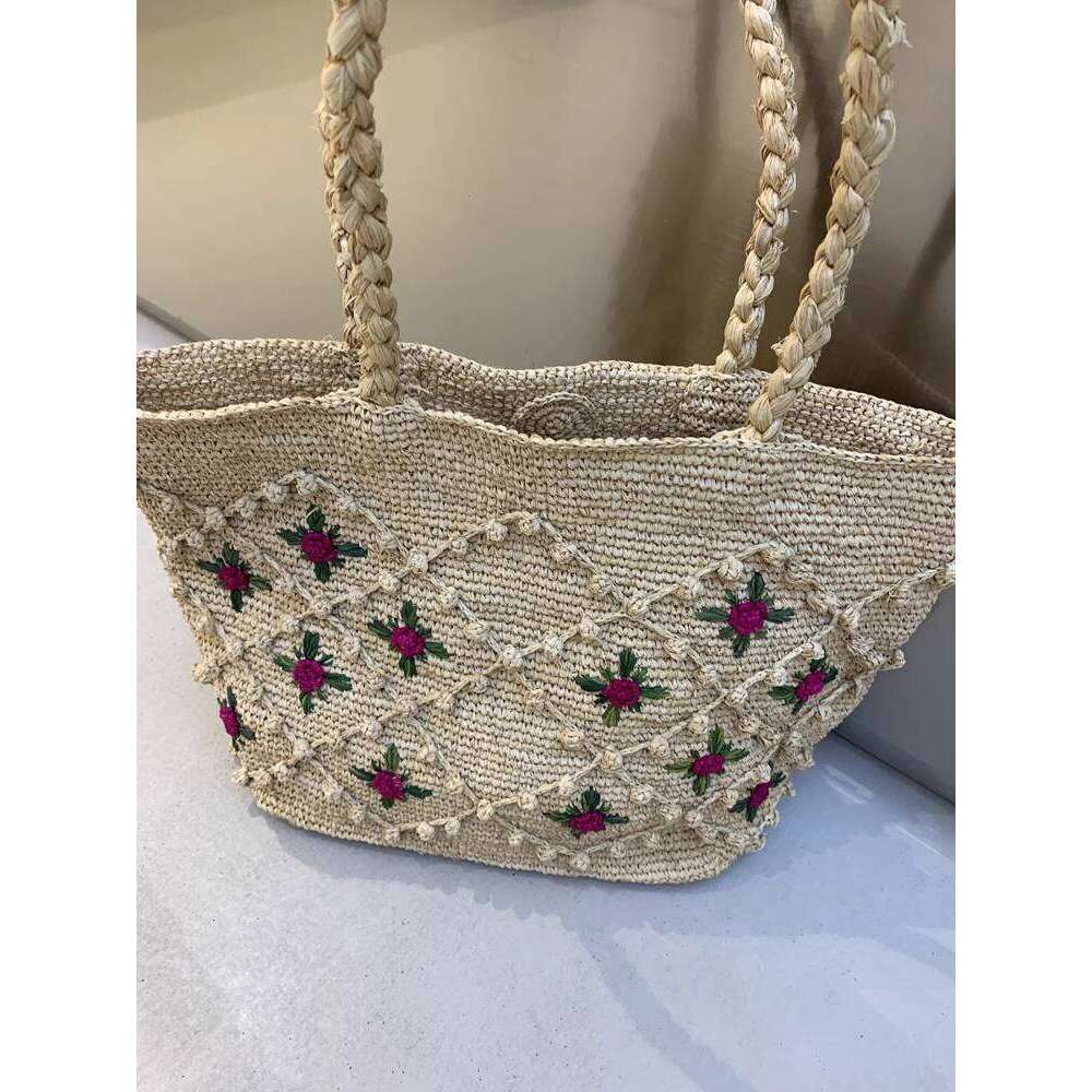 French Country Style Straw Raffia Handwoven Rose Shoulder Large Capacity Tote Beach Bag