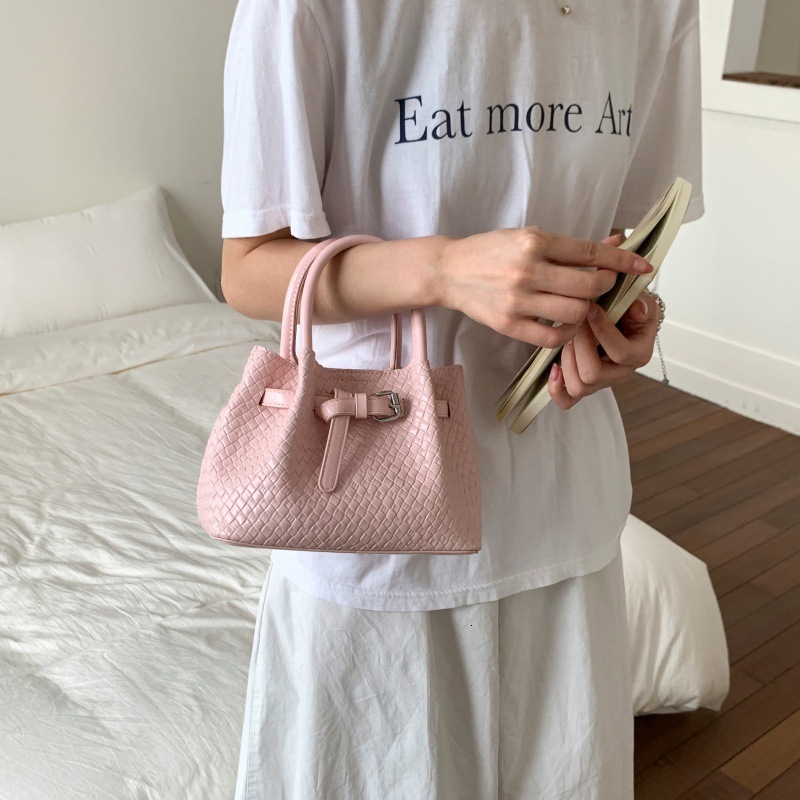 designer Niche Handheld Woven Pattern Bag for Women 2025 New Summer Fashion Versatile High-Quality Texture Basket Crossbody Bag